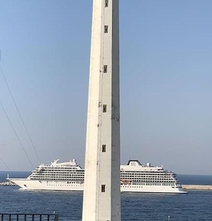 Faro Sul Mare Luxury Apartment - Zona Fiera Bari Exteriör bild