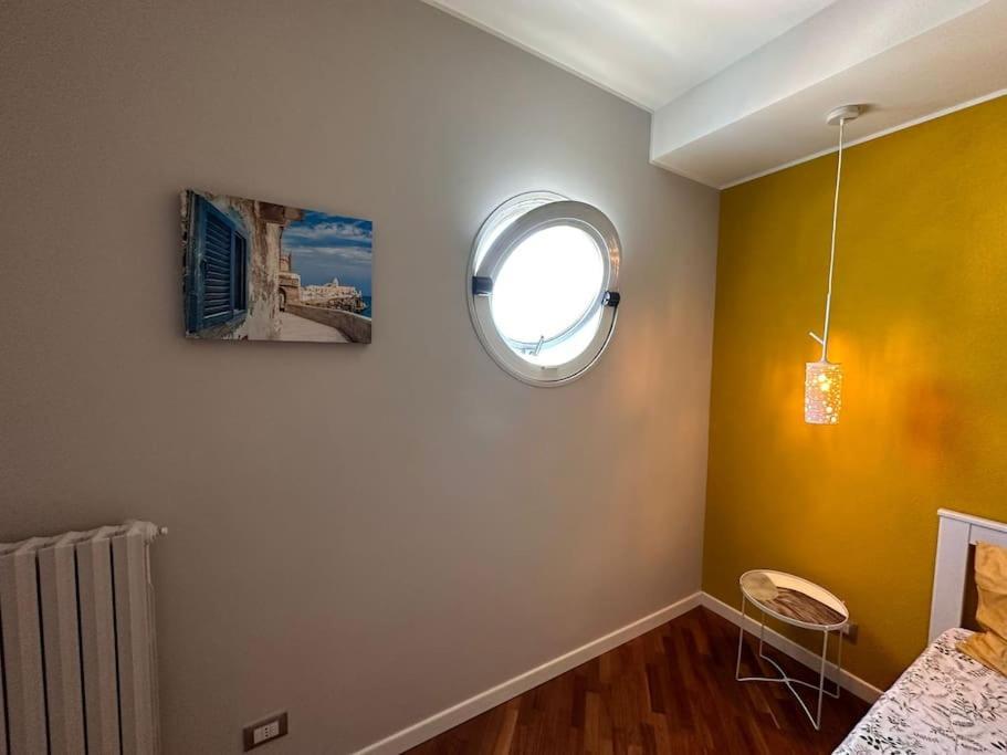 Faro Sul Mare Luxury Apartment - Zona Fiera Bari Exteriör bild