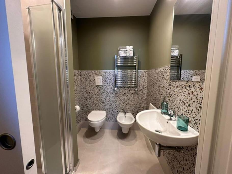 Faro Sul Mare Luxury Apartment - Zona Fiera Bari Exteriör bild