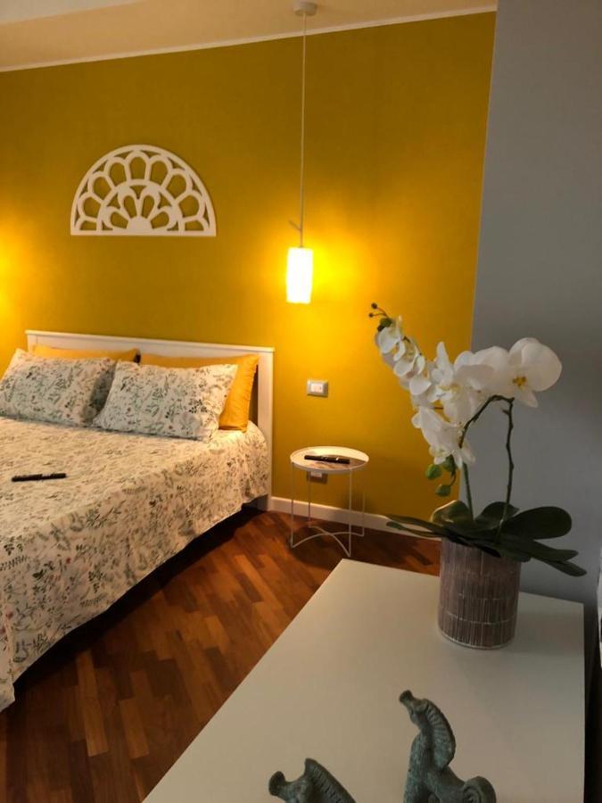 Faro Sul Mare Luxury Apartment - Zona Fiera Bari Exteriör bild