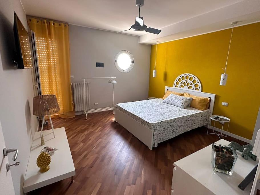 Faro Sul Mare Luxury Apartment - Zona Fiera Bari Exteriör bild