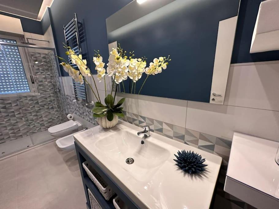 Faro Sul Mare Luxury Apartment - Zona Fiera Bari Exteriör bild
