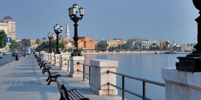 Faro Sul Mare Luxury Apartment - Zona Fiera Bari Exteriör bild