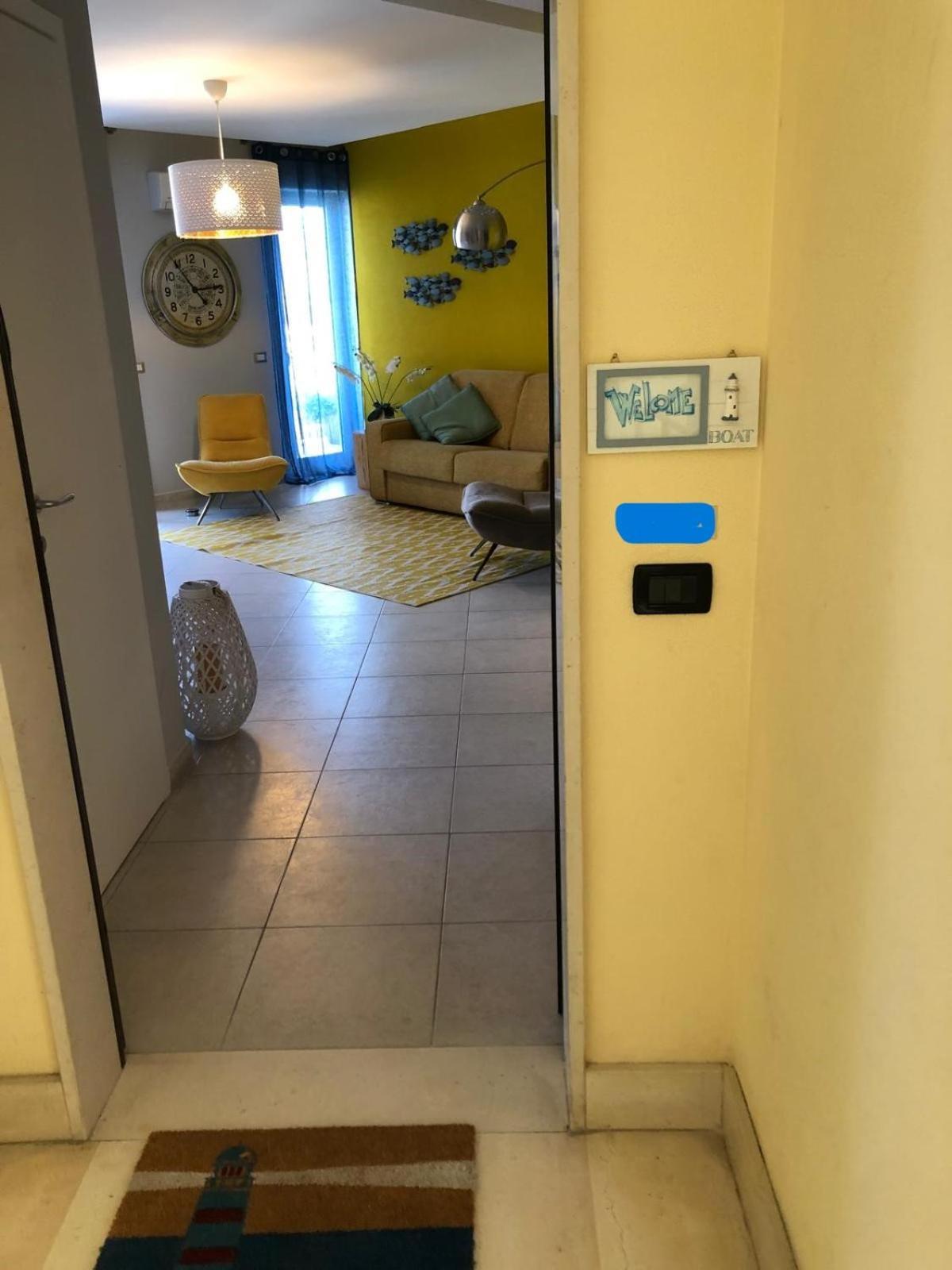 Faro Sul Mare Luxury Apartment - Zona Fiera Bari Exteriör bild