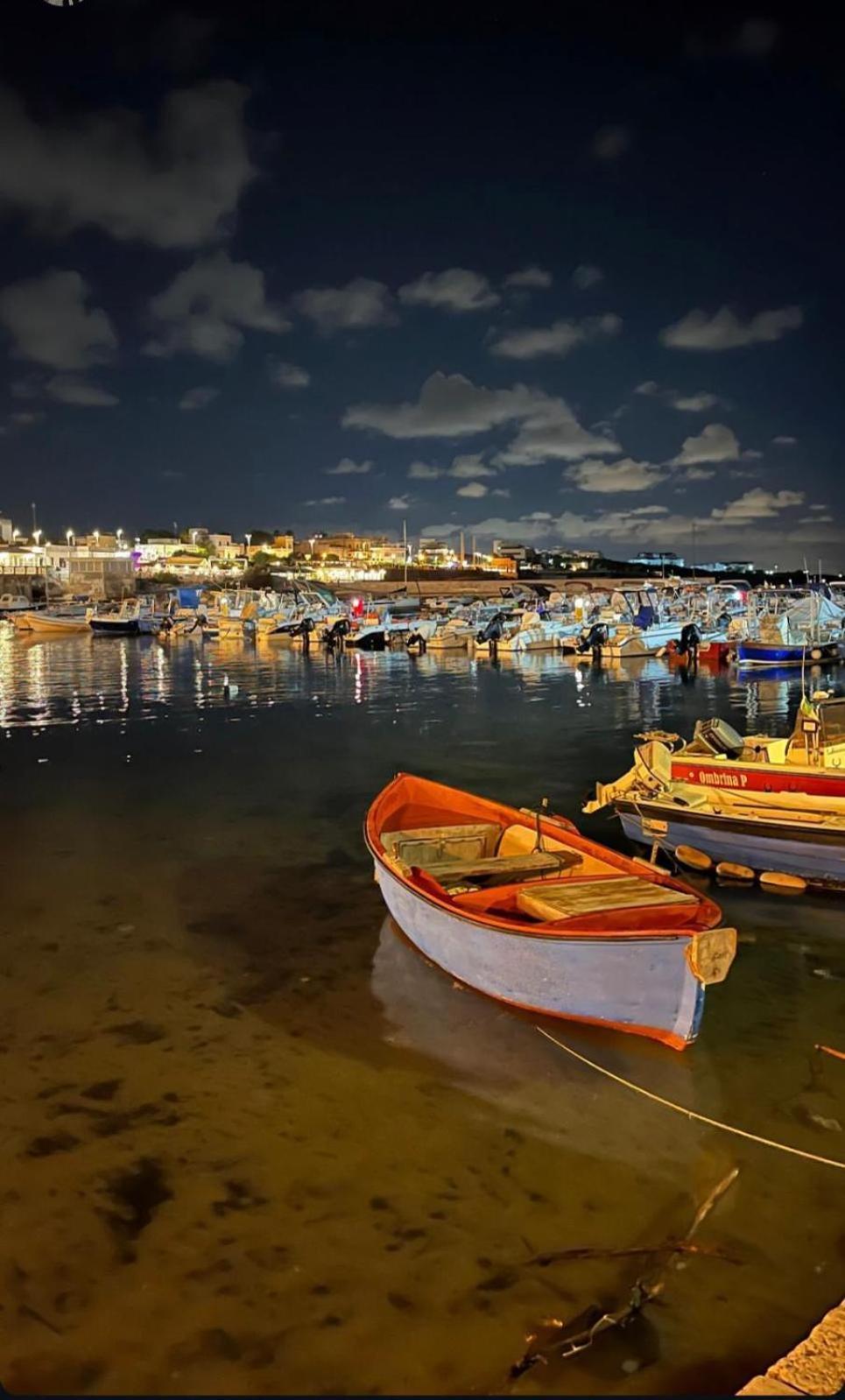 Faro Sul Mare Luxury Apartment - Zona Fiera Bari Exteriör bild